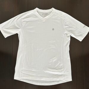 NWOT Coolibar women's sun shirt. Size M